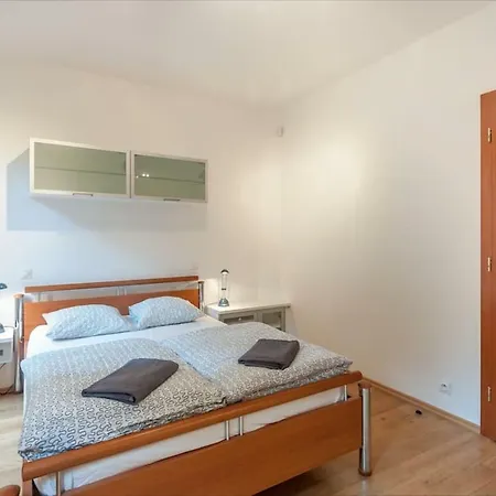 Romantic Near River Appartement Prague